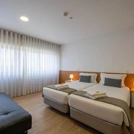 3 3* São João da Madeira